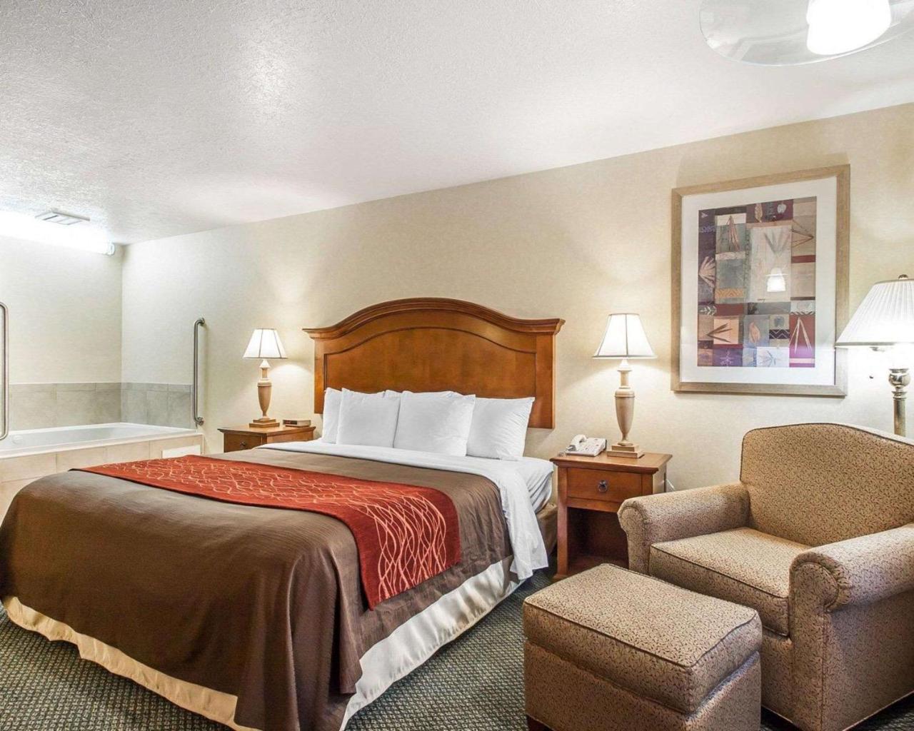 Comfort Inn Conference Center 힐스보로 외부 사진